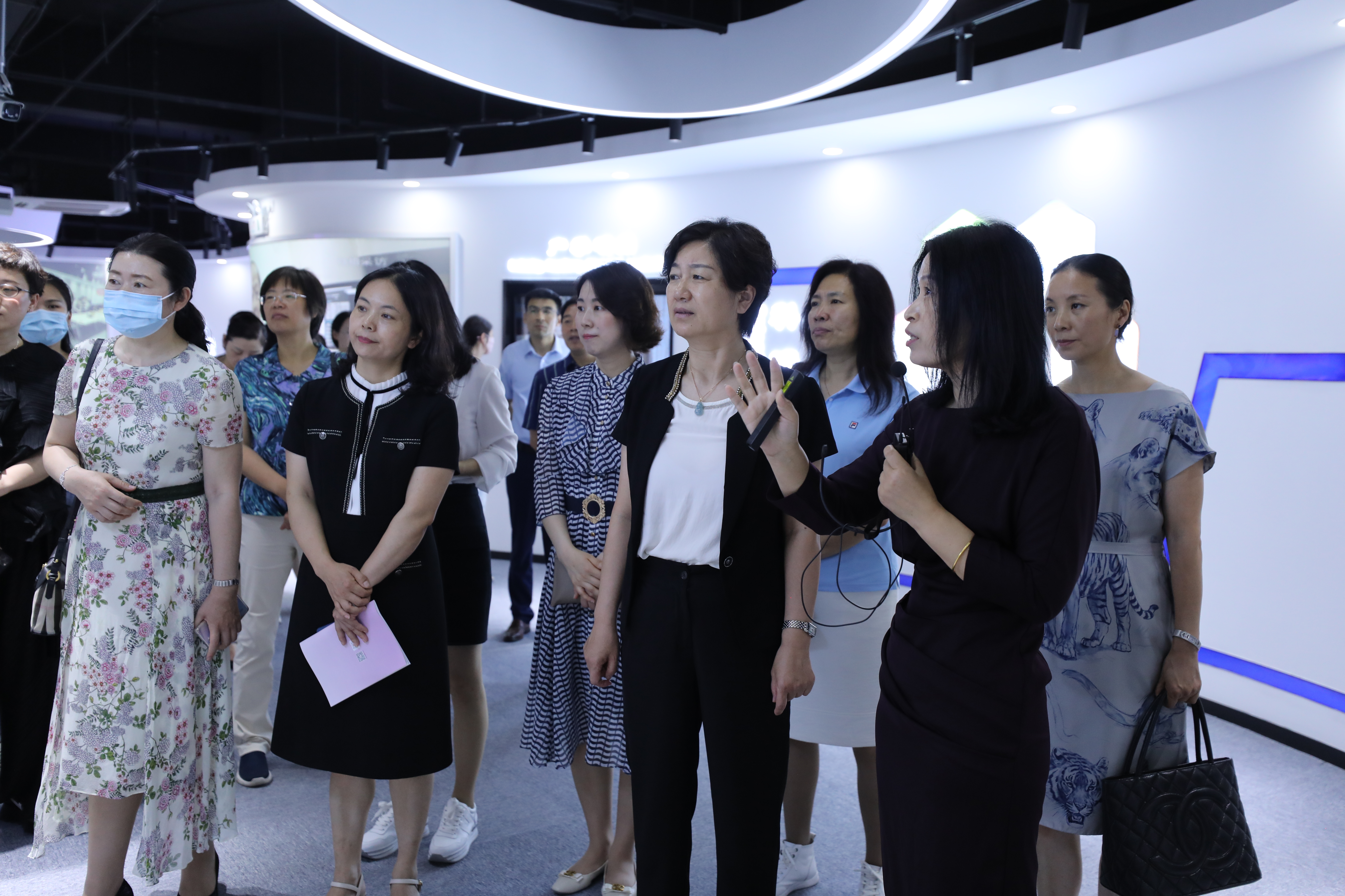 吉林省婦聯(lián)黨組書記、主席李曉英一行蒞臨健培科技考察調(diào)研