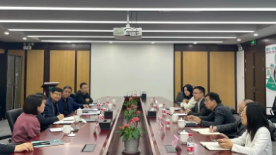 杭州師范大學(xué)原副校長(zhǎng)、移動(dòng)健康管理系統(tǒng)教育部工程研究中心主任楊磊一行蒞臨健培科技考察調(diào)研